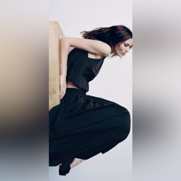 Black Zara Taffeta Balloon Puff Hem Sleeveless Top - Picture 4 of 7